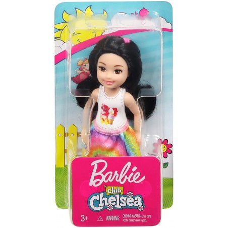 Barbie Chelsea CLUB Brunette con Maglietta Stampa Arcobaleno FXG77