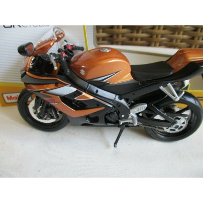 Maisto - Suzuki GSX-R1000 in sala 1:12