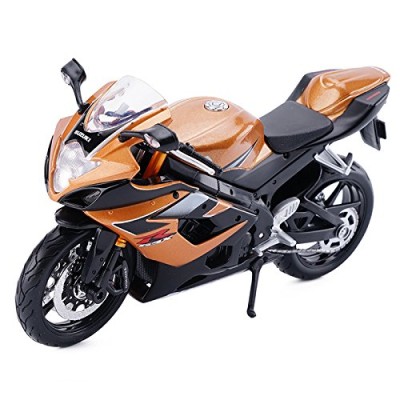 Maisto - Suzuki GSX-R1000 in sala 1:12