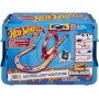 Mattel HMC04 Hot Wheels Pista tema fuoco e 1 macchinina, 16 pezzi di pista e componenti per acrobazie