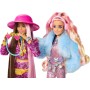 Mattel HPB16 Barbie Extra Fly Barbie viaggiatrice con look a tema neve tuta rosa e cappotto alla moda