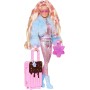 Mattel HPB16 Barbie Extra Fly Barbie viaggiatrice con look a tema neve tuta rosa e cappotto alla moda