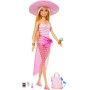 Mattel HPL73 Barbie bionda con costume da bagno rosa e bianco, pareo a pois e tanti accessori da spiaggia