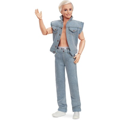 Mattel HRF27 Barbie The Movie ​Ken del Film Barbie da Collezione con  Completo di Jeans