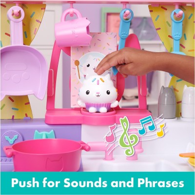 SpinMaster 6065441 Gabby's Dollhouse Cucina Cakey con Accessori Cibo e Suoni