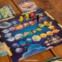 Asmodee 8018 Dixit: Disney  Gioco da Tavolo di Fantasia e Immaginazione con i Personaggi Disney