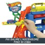 Mattel HTN80 Hot Wheels Tunnel Twist Car Wash Autolavaggio con Tunnel e veicolo 1:64 cambia-colore