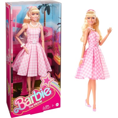 Mattel HPJ96 Barbie The Movie Margot Robbie con abito vintage a quadretti rosa e bianco e collana con margherite