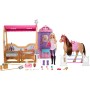 Mattel HXJ44 Barbie Playset Stalla con bambola e cavallo 6 aree di gioco e 25 accessori inclusi