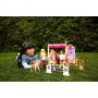 Mattel HXJ44 Barbie Playset Stalla con bambola e cavallo 6 aree di gioco e 25 accessori inclusi