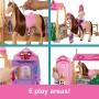 Mattel HXJ44 Barbie Playset Stalla con bambola e cavallo 6 aree di gioco e 25 accessori inclusi