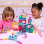 IMC Toys 921856 Cry Babies Jenna's Day Care Playset con Jenna e 18+ Accessori