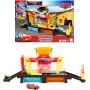 Mattel JBM70  Disney Pixar CARS Autolavaggio Corsa Cambia Colore con rampa, vasca e Saetta McQueen Cambia Colore