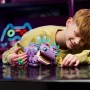 Lego Fortnite 77077 Klombo - Action Figure di Dino da Esposizione con Minifigure di Bananita e Oro