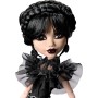 Mattel HXJ03 Monster High Rave'N Mercoledì in abito nero in stile gotico con accessori premium e supporto