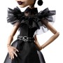 Mattel HXJ03 Monster High Rave'N Mercoledì in abito nero in stile gotico con accessori premium e supporto