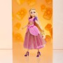 Hasbro F1247  Disney Princess Style - Rapunzel inabito viola lussureggiante con un corpetto incrociato e spalle a sbuffo
