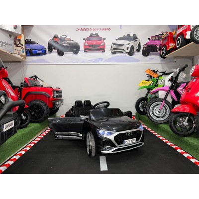 NUOVO DA ESPOSIZIONE Auto Macchina Elettrica per Bambini 12V Audi SQ8 e-tron Sportback con Telecomando