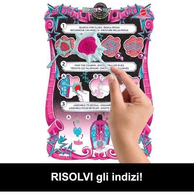 Mattel JBG82 Monster High I Misteri di Hauntlywood Catty Noir con abiti guardaroba e 19 accessori glamour