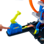Mattel JBM74 Hot Wheels Mega Garage Pista con 3 Livelli di Gioco e 2 Loop macchinina ed Elicottero