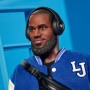 Mattel HRM33 Barbie Ken Signature LeBron James Kenbassadors con giacca in stile college  cuffie e occhiali da sole