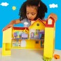Hasbro G05085L0 Peppa Pig - La Grande casa di Peppa con 3 bambole 11 accessori e adesivi