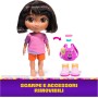 SpinMaster 6073359 Dora l'Esploratrice - Dora canta ed esplora con musica effetti sonori frasi bilingue abiti e accessori