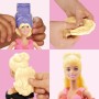 Hasbro G1356 Play-Doh Sfilata di Moda Designer di Barbie con Barbie snodata per creare acconciature e vestiti