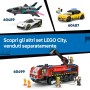 LEGO City 60502 Aeroporto con Aereo in Miniatura con Terminal Aeroplano Rimorchiatore Ponte 9 Minifigure e Accessori