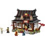 LEGO NINJAGO 71858 La Bottega delle Quattro Armi 15° Anniversario Casa Ninja con Minifigure e Carte Collezionabili