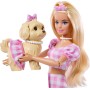 Mattel JFP36 Barbie Twinning Looks Barbie e cagnolino in abiti rosa a quadretti abbinati e accessori
