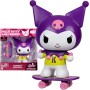 Giochi Preziosi HKTH9200 Hello Kitty Kuromi 10cm Serie Premier Effetto Metal Dettagliato Occhi Luccicanti con Skateboard