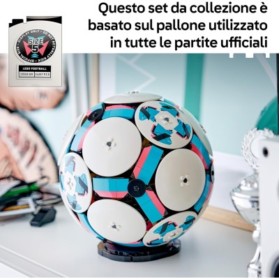 LEGO Editions 43019 Pallone da Calcio Kit di Modellismo 3D con Mini-Stadio Interattivo