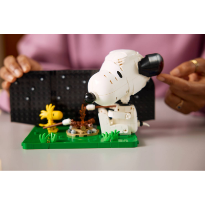 Lego Ideas 21368 Peanuts: la cuccia di Snoopy