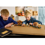 Lego Minecraft 21596 Attacco al villaggio dell’Evocatore con Giardino e 11 minifigure tra cui Villico Muratore e Golem di Ferro