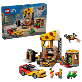 Lego City 60496 Centro di consegna pizze con veicoli Include Macchina Scooter Drone Cabinato Arcade e 4 Minifigure