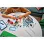 Lego City 60497 Autolavaggio drive-in con 2 Modellini di Auto Funzione di Lavaggio e 4 Minifigure con Accessori