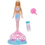 Mattel JLW56 Barbie - Sirena Bolle di Sapone con lunghi capelli biondi e ciocca colorata e soluzione magica per creare le bolle
